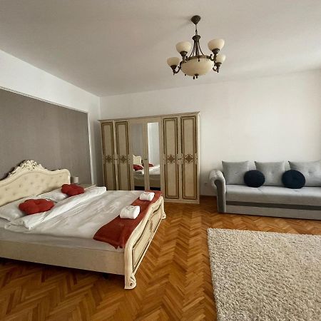 Londof Schei Apartments - Downtown บราชอฟ ภายนอก รูปภาพ