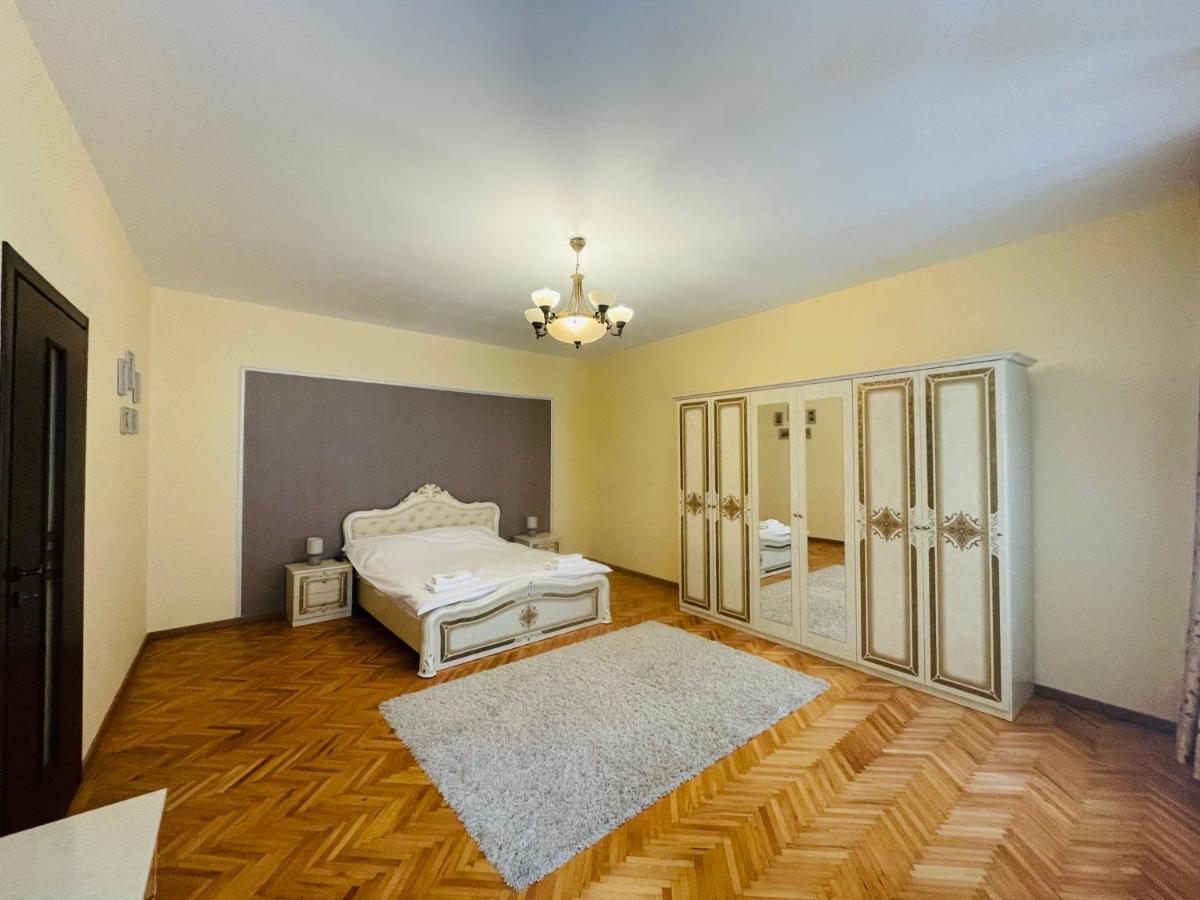 Londof Schei Apartments - Downtown บราชอฟ ภายนอก รูปภาพ