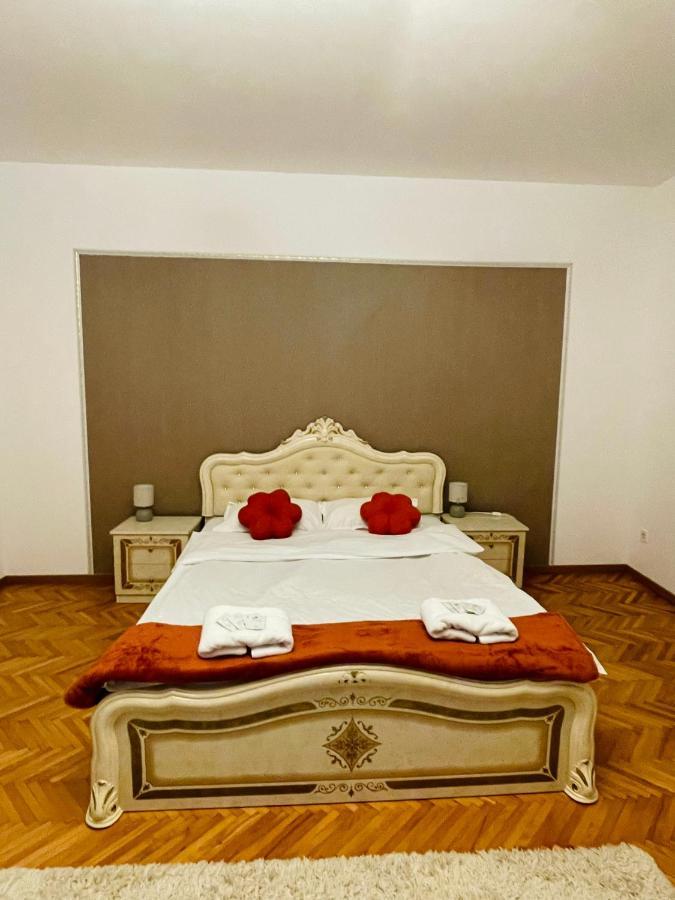 Londof Schei Apartments - Downtown บราชอฟ ภายนอก รูปภาพ