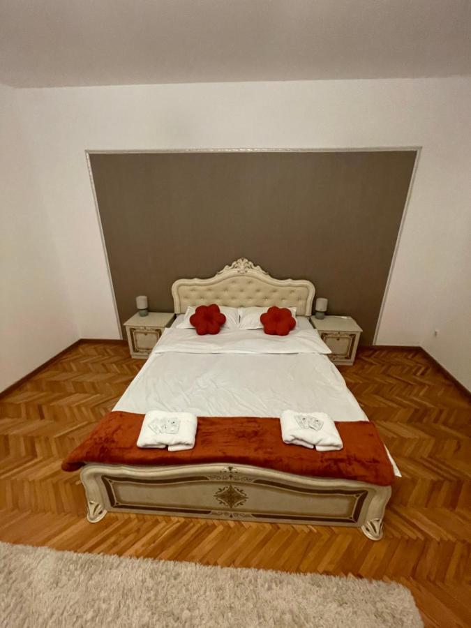 Londof Schei Apartments - Downtown บราชอฟ ภายนอก รูปภาพ