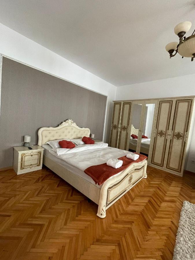 Londof Schei Apartments - Downtown บราชอฟ ภายนอก รูปภาพ